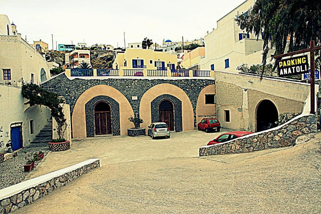 Anatoli & Fira (Santorini)