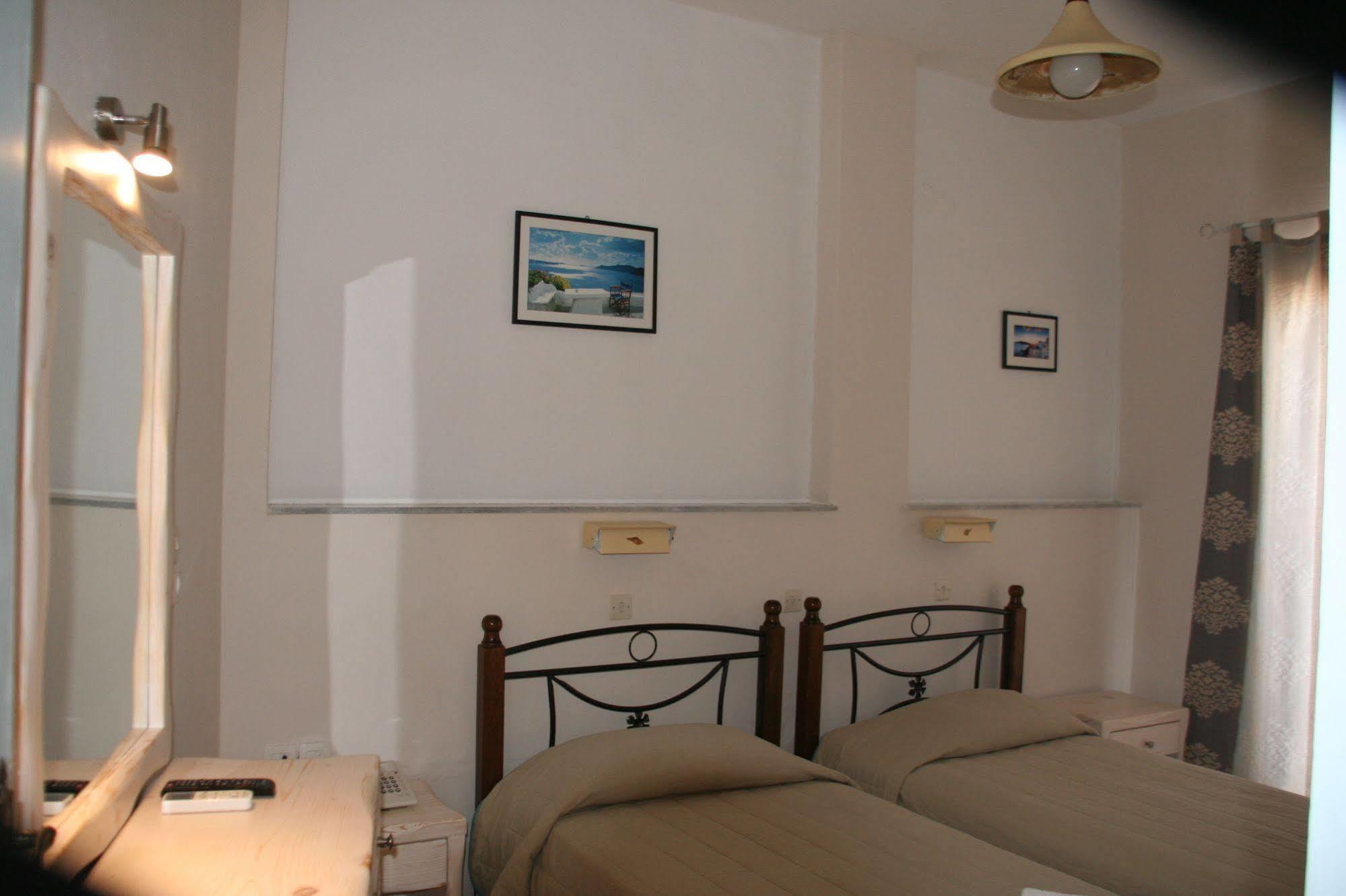 Anatoli & Hotel Firá