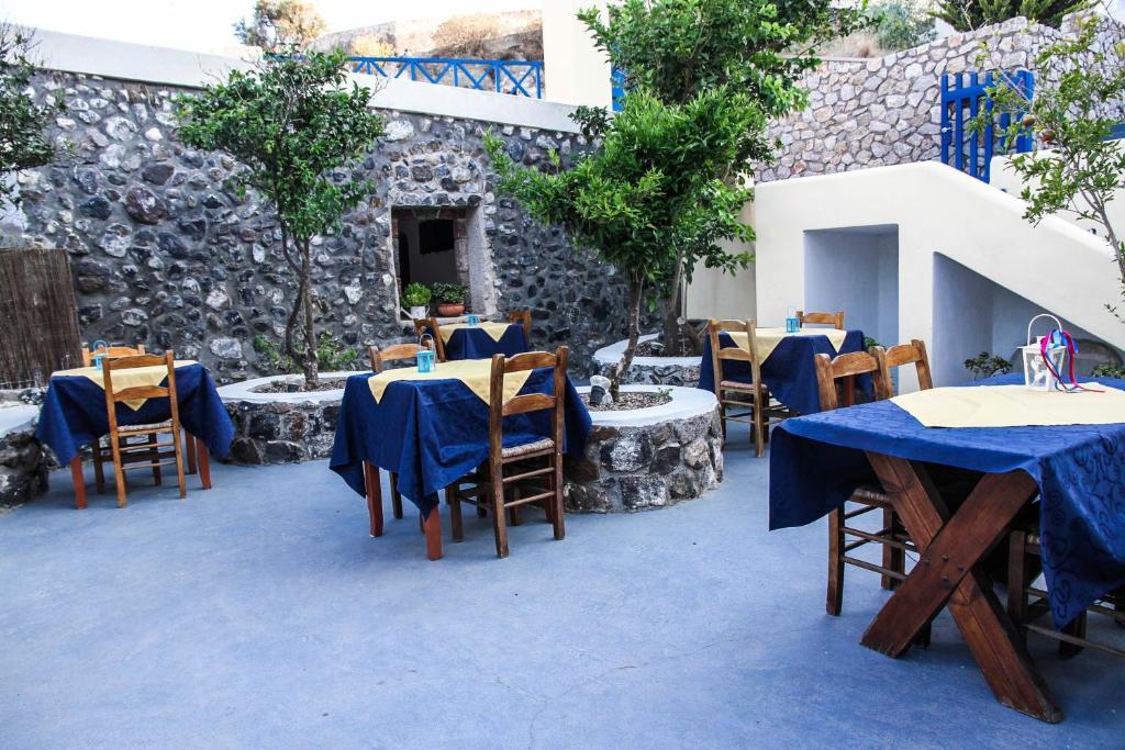 Anatoli & Fira (Santorini)