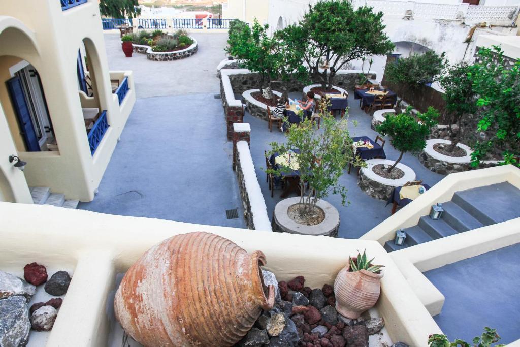 Anatoli & Hotel